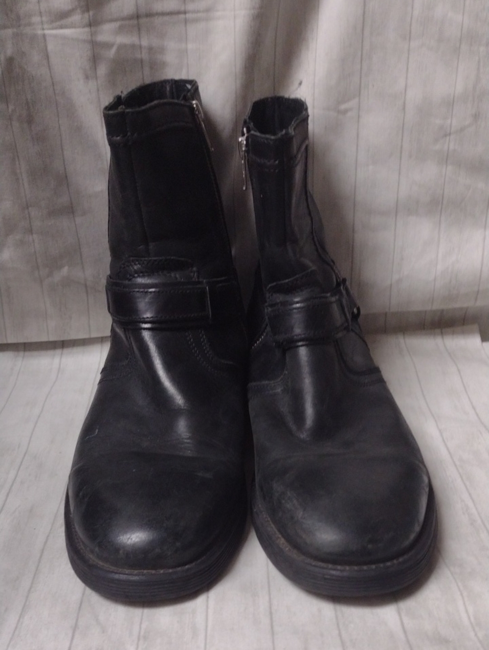 GBX Men's Black Leather Zip-Up Ankle Boots (J1149)